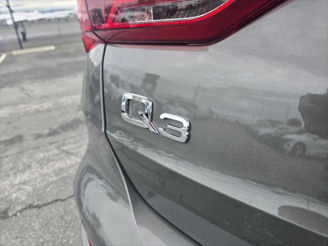 Used 2023 Audi Q3 2.0T Premium Plus w/ Premium Plus Package image 16