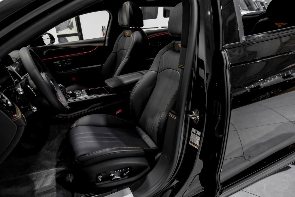 Used 2024 Bentley Flying Spur V8 image 29