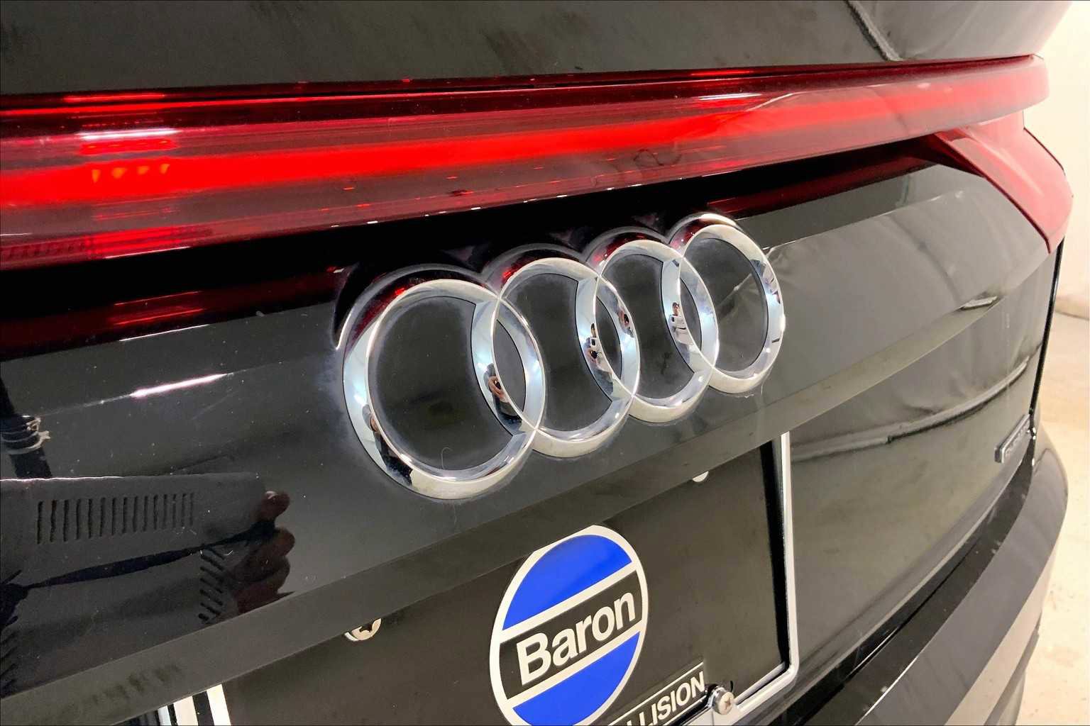 Used 2023 Audi Q8 Prestige image 29