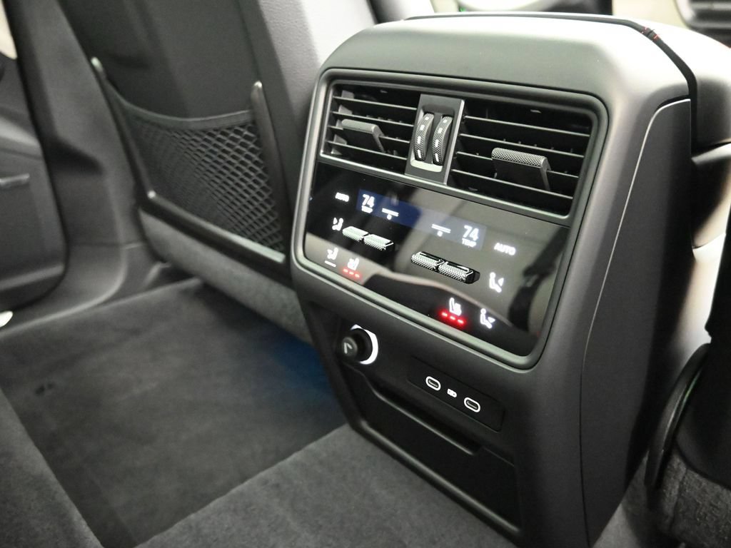 Certified 2026 Porsche Cayenne AWD/4WD image 22