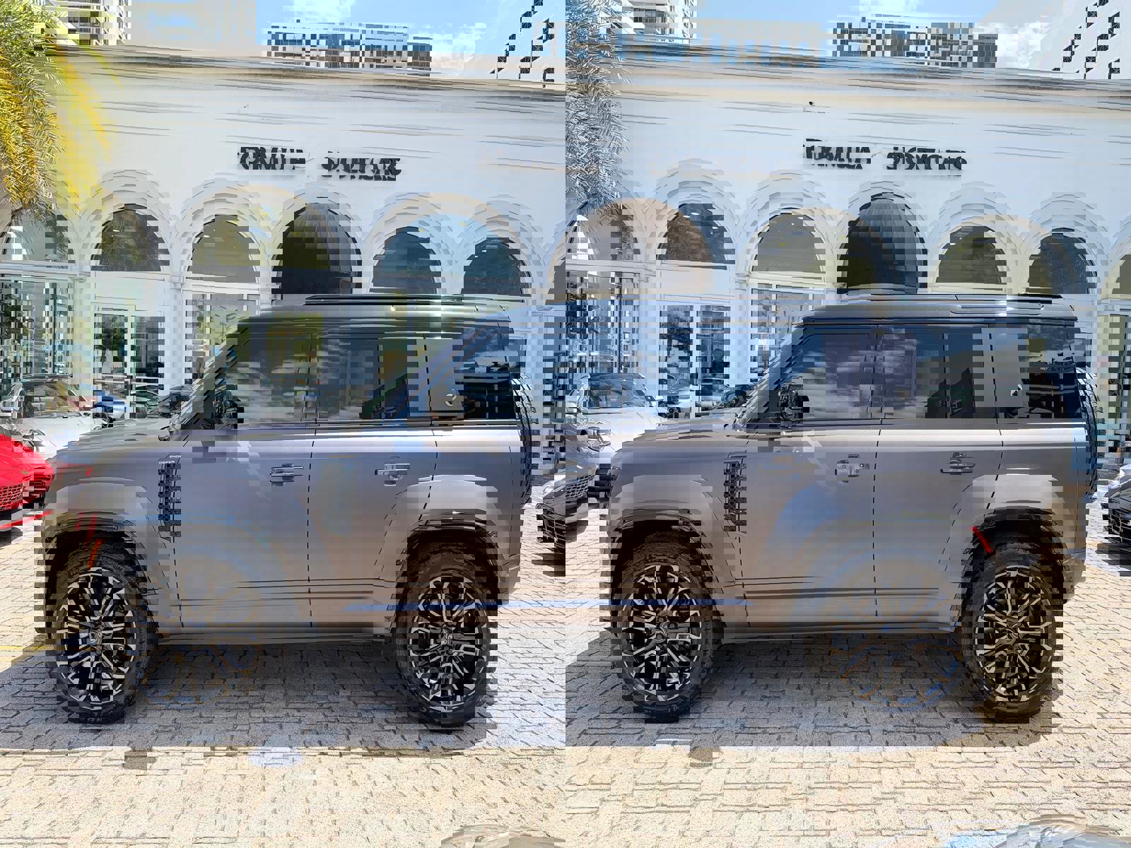 Used 2025 Land Rover Defender 110 AWD/4WD image 43