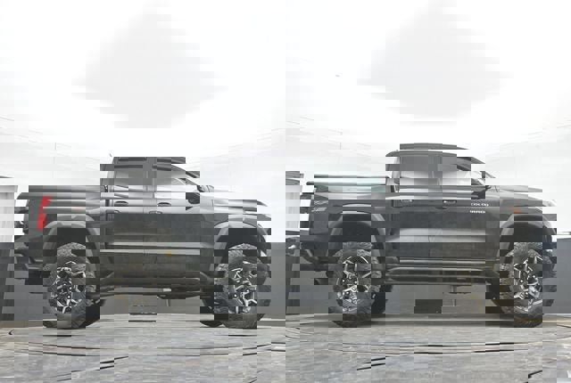 Used 2024 Chevrolet Colorado ZR2 image 34