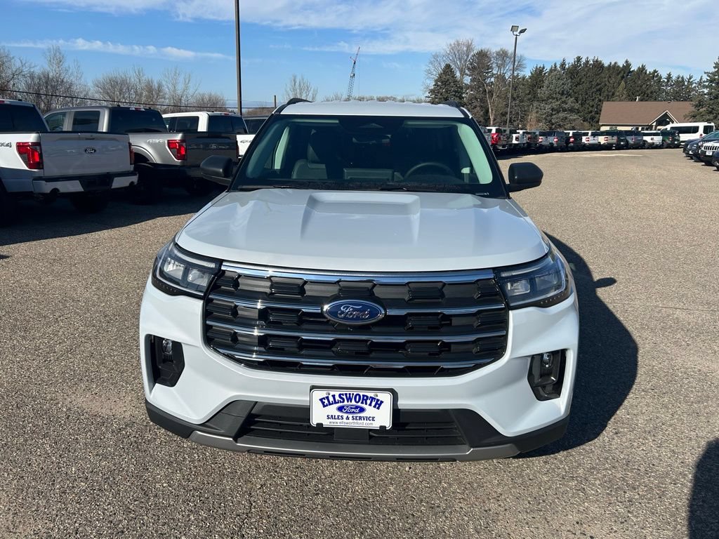New 2026 Ford Explorer Active w/ Active Comfort Package AWD/4WD image 2