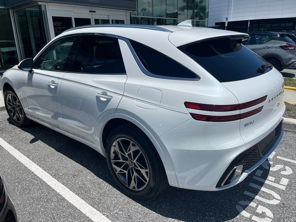 Certified 2023 Genesis GV70 2.5T w/ Select Package AWD/4WD image 4