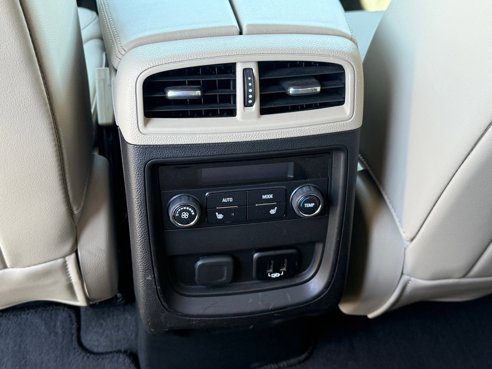 Used 2018 Buick Envision Essence image 25