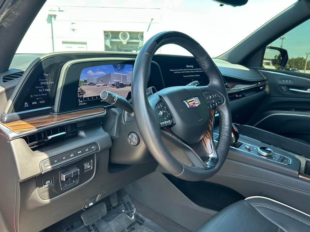 Used 2024 Cadillac Escalade ESV Premium Luxury w/ Performance Package AWD/4WD image 16