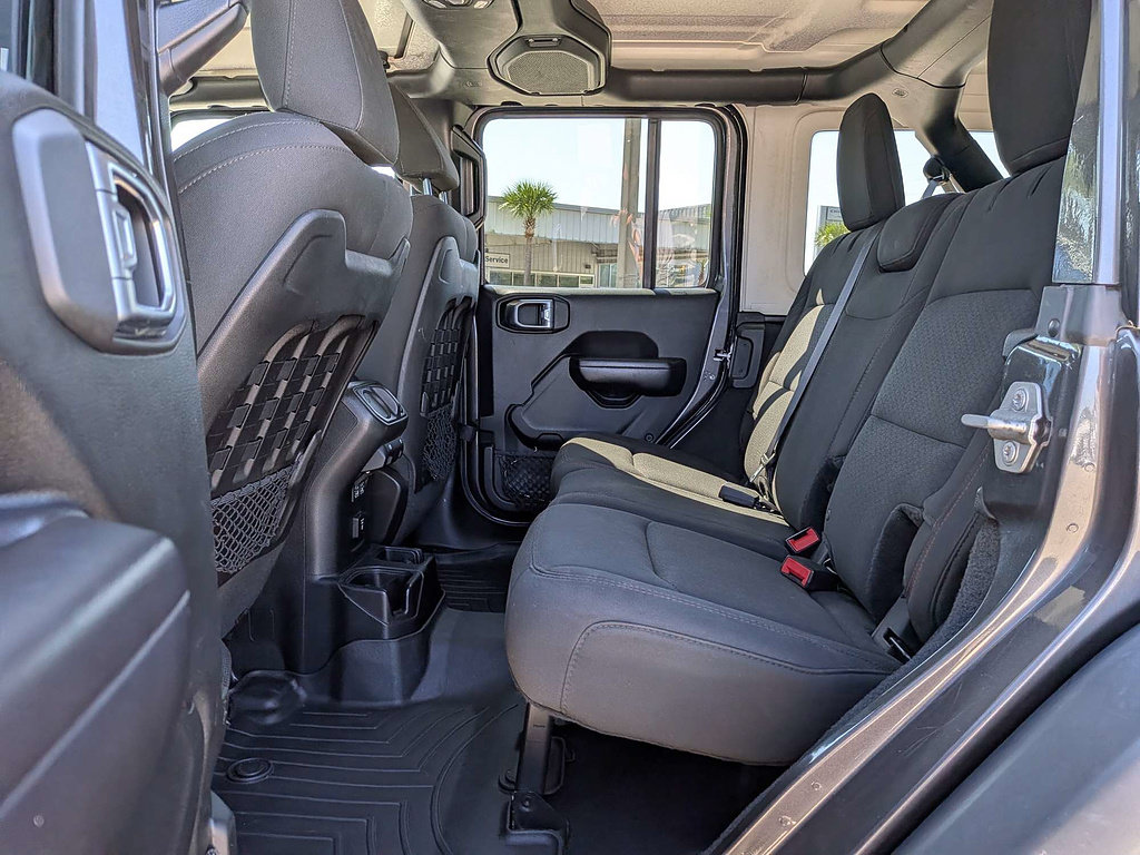Certified 2018 Jeep Wrangler Unlimited Rubicon AWD/4WD image 13