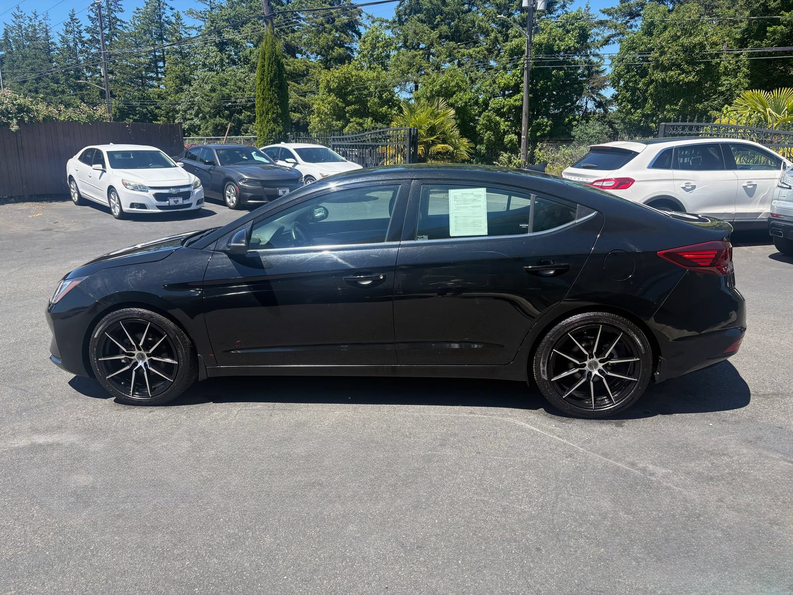 Used 2020 Hyundai Elantra Limited w/ Cargo Package (C1) FWD image 6