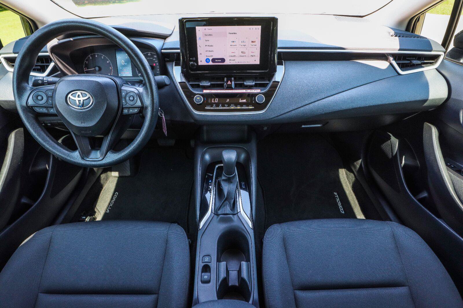 Used 2025 Toyota Corolla LE FWD image 24