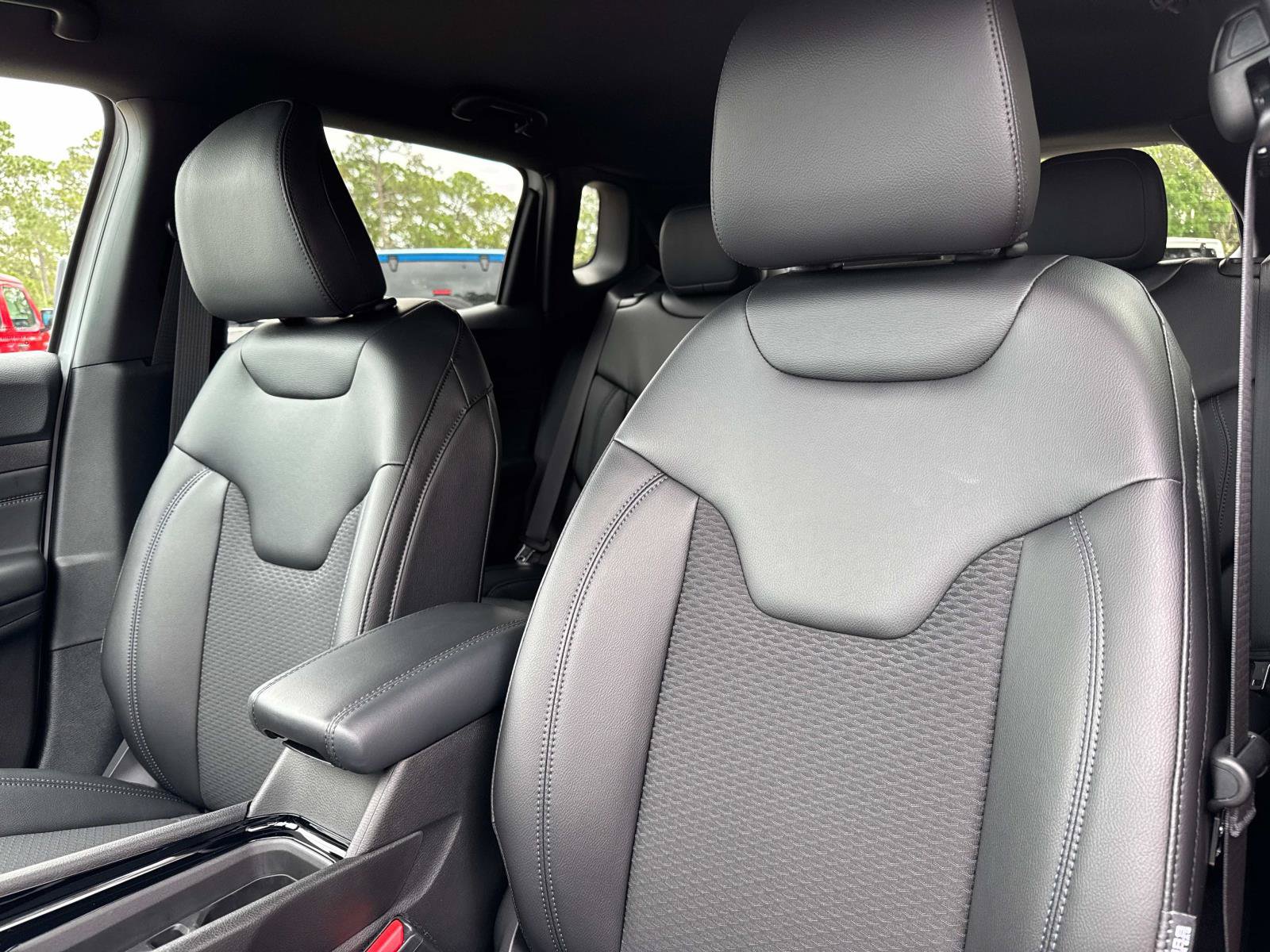 New 2026 Jeep Compass Latitude AWD/4WD image 19