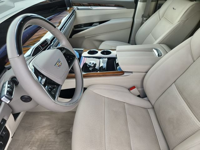 Used 2025 Cadillac Escalade ESV Sport Platinum AWD/4WD image 10