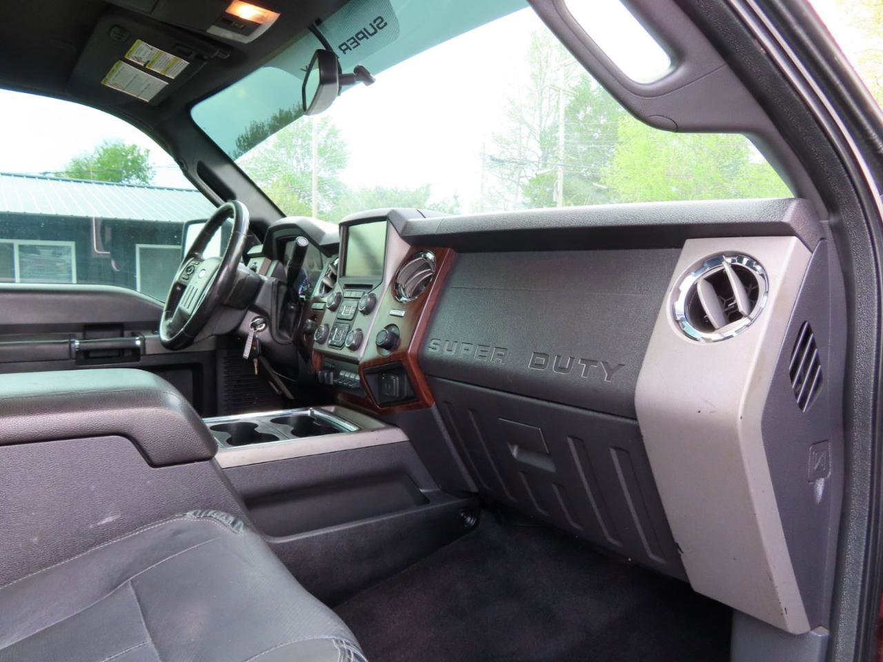 Used 2016 Ford F250 Lariat w/ Lariat Interior Package AWD/4WD image 46