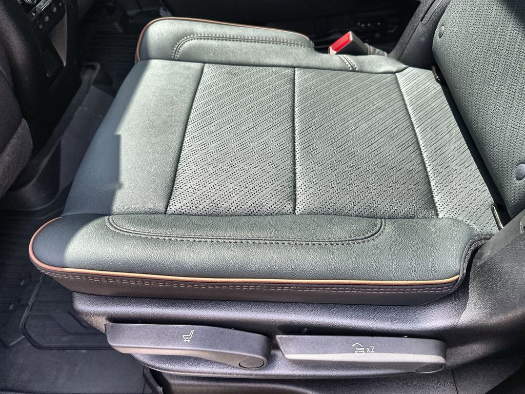 New 2026 GMC Yukon AT4 image 17