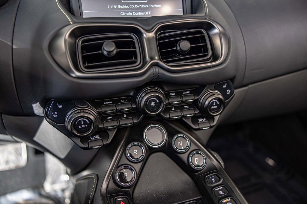 Used 2023 Aston Martin V8 Vantage Roadster image 24