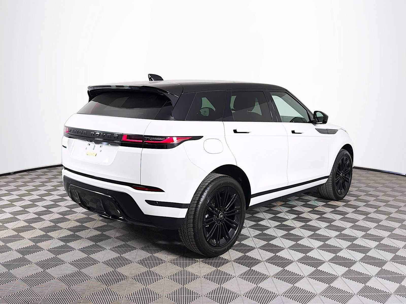 Used 2025 Land Rover Range Rover Evoque S AWD/4WD image 5