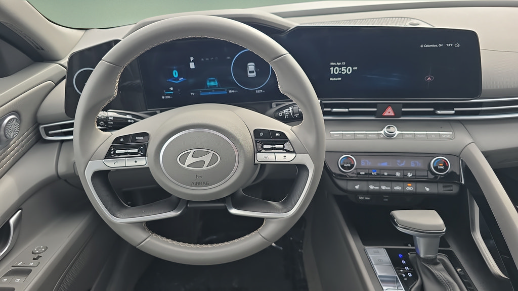 Used 2024 Hyundai Elantra SEL w/ Convenience Package FWD image 12