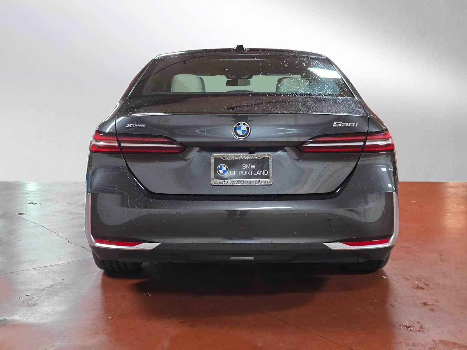 Used 2024 BMW 530i xDrive w/ Convenience Package image 11