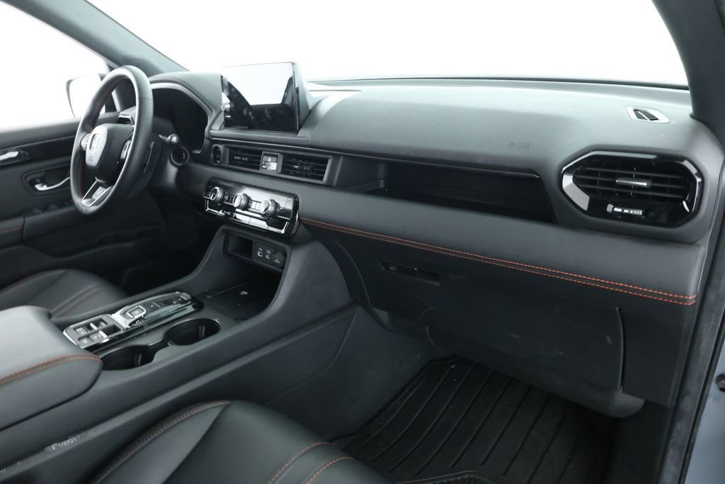 Used 2025 Honda Pilot TrailSport image 24