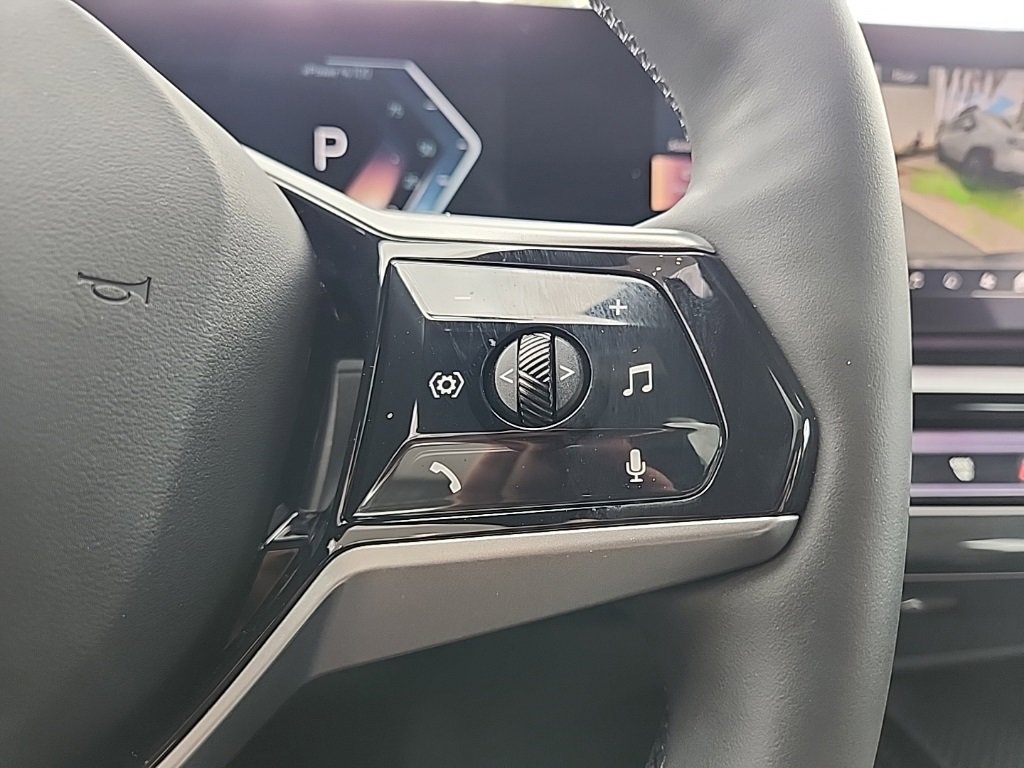 Used 2025 BMW i5 eDrive40i image 35