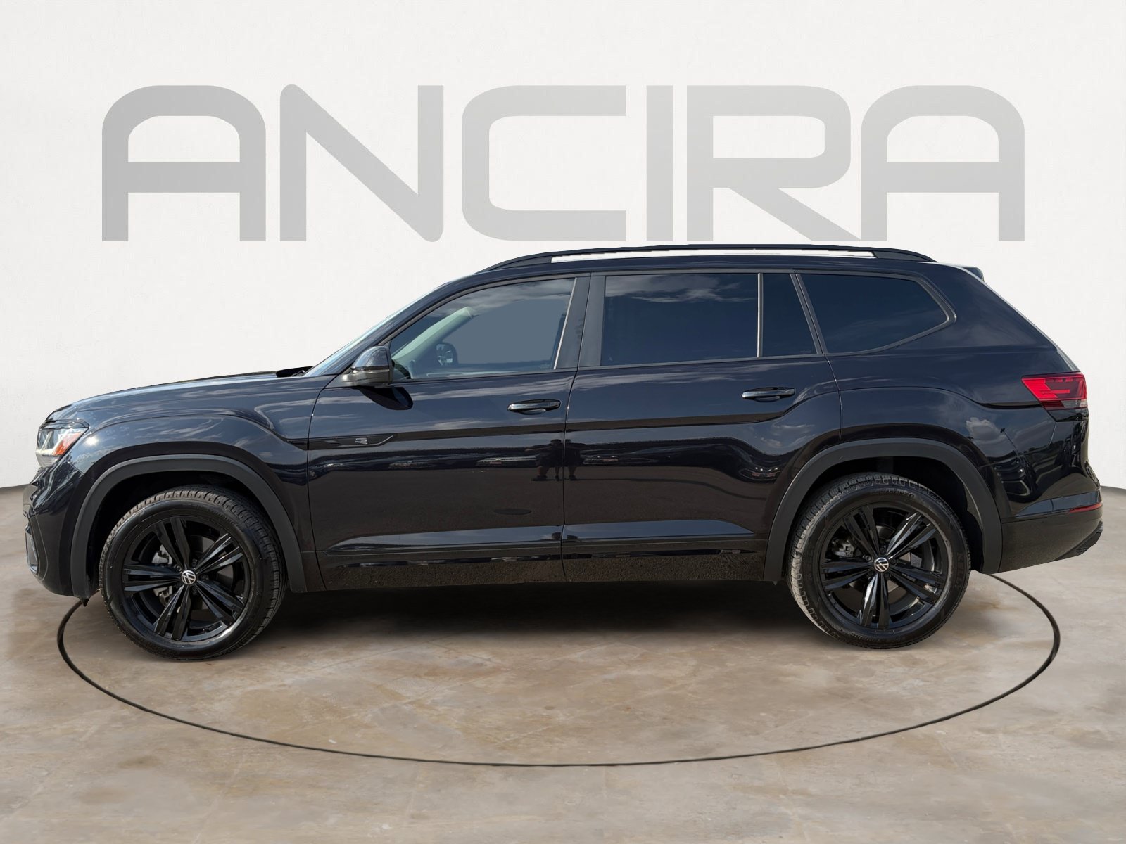Certified 2022 Volkswagen Atlas SEL R-Line AWD/4WD image 7