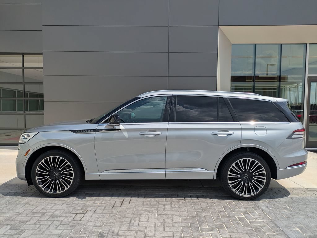 Certified 2024 Lincoln Aviator Black Label w/ Dynamic Handling Package AWD/4WD image 9