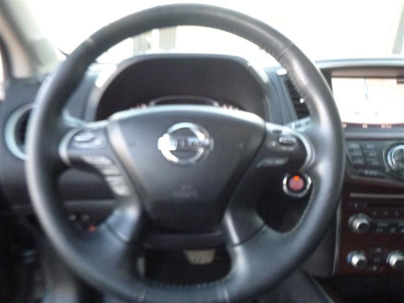 Used 2017 Nissan Pathfinder Platinum w/ Cargo Package image 13