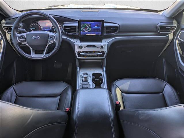 Used 2021 Ford Explorer XLT w/ Equipment Group 202A AWD/4WD image 18