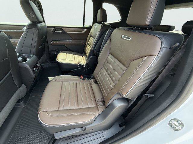 New 2027 GMC Acadia Denali Ultimate w/ LPO, Floor Liner Package AWD/4WD image 12