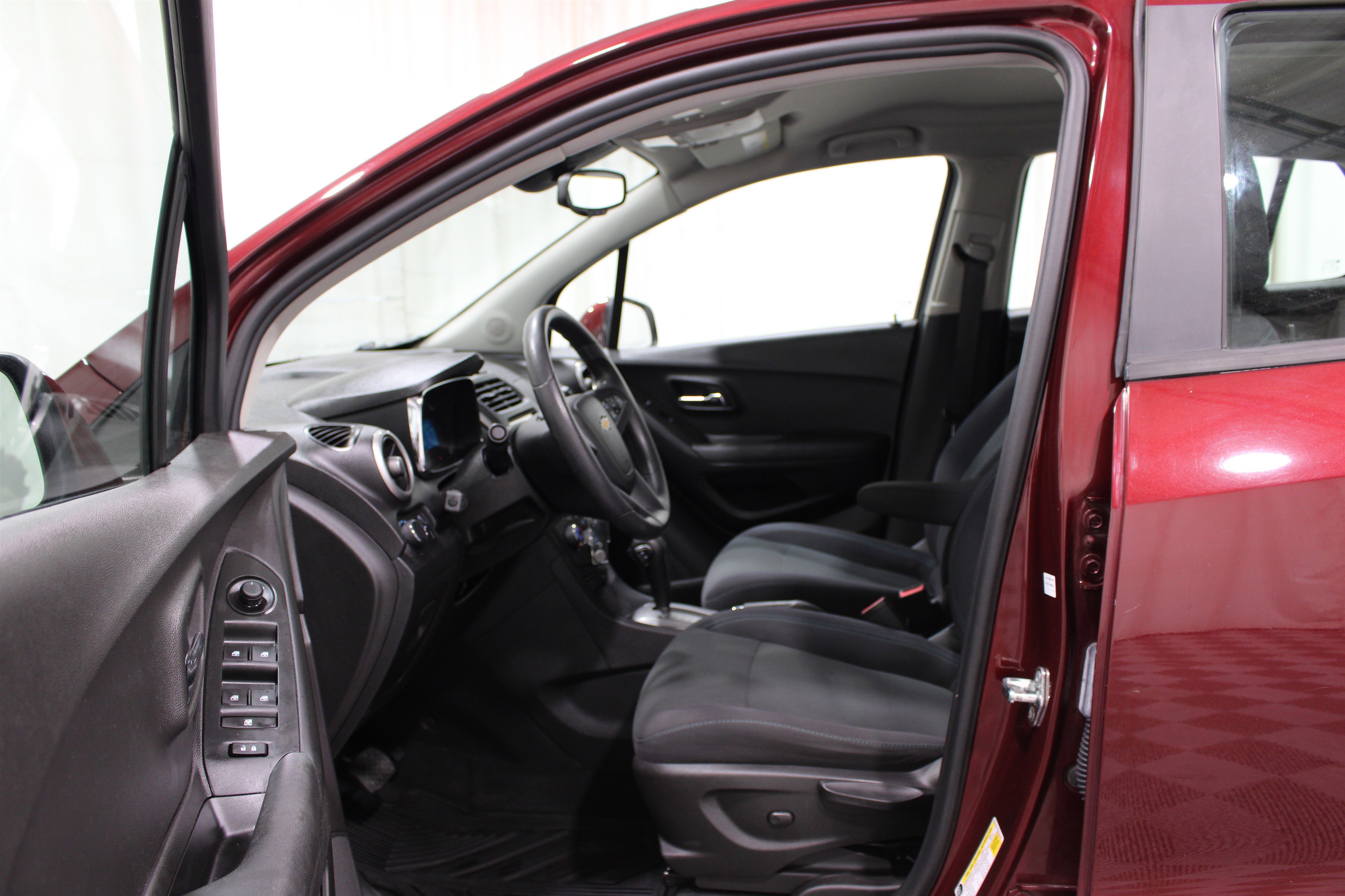 Used 2016 Chevrolet Trax LS FWD image 3