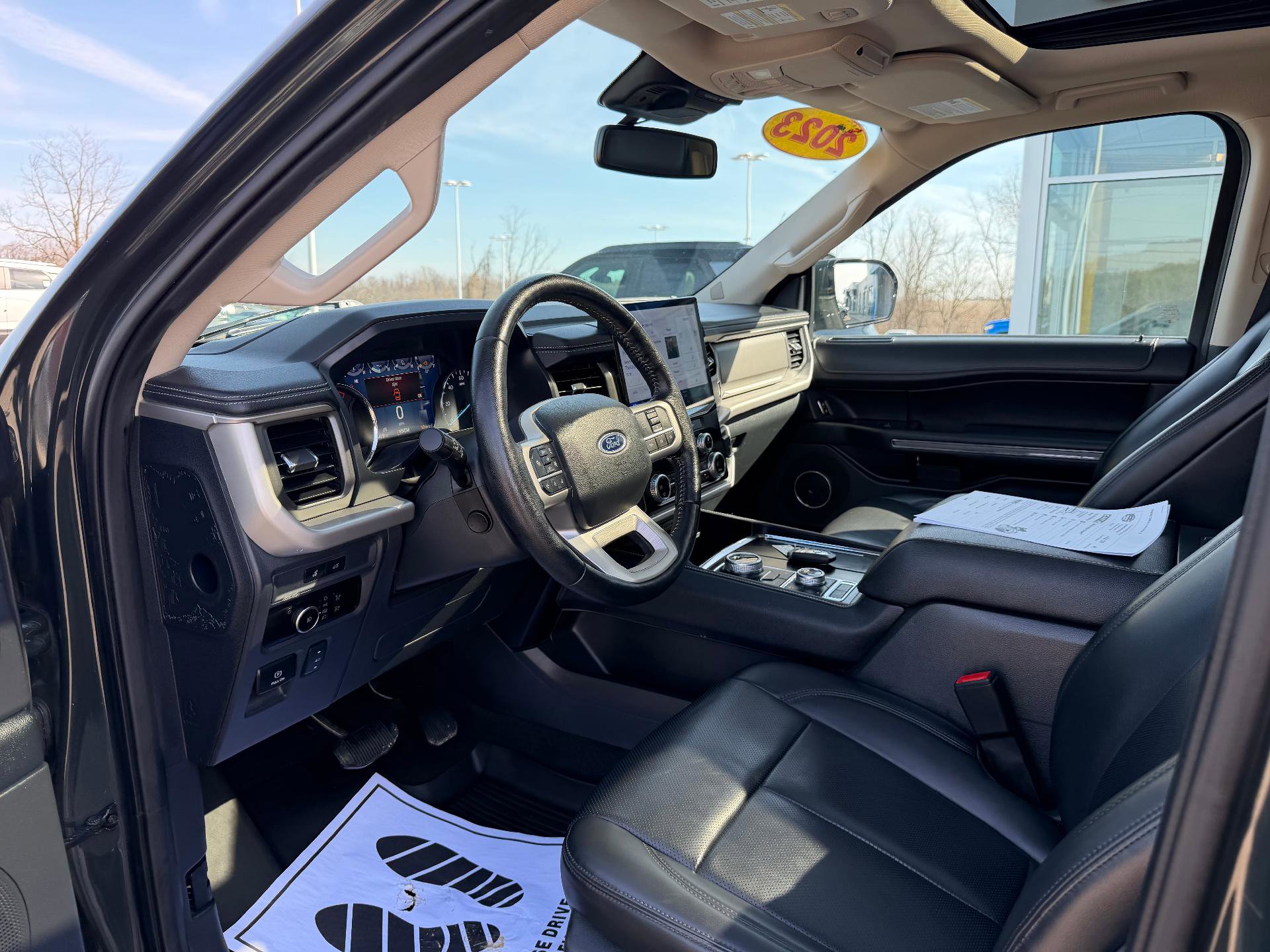 Used 2023 Ford Expedition Max XLT image 17