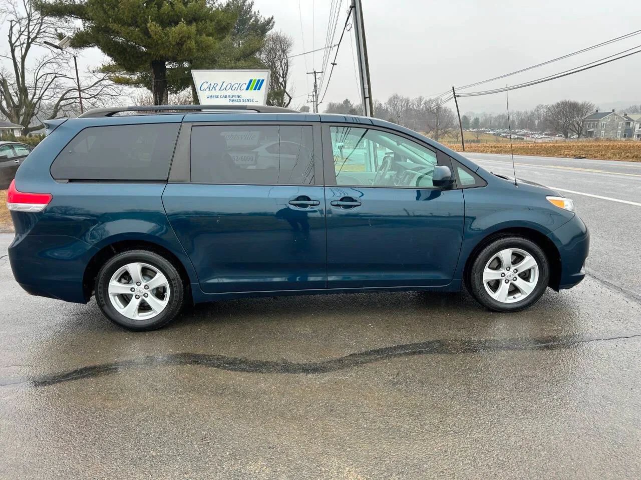 Used 2012 Toyota Sienna LE FWD image 5