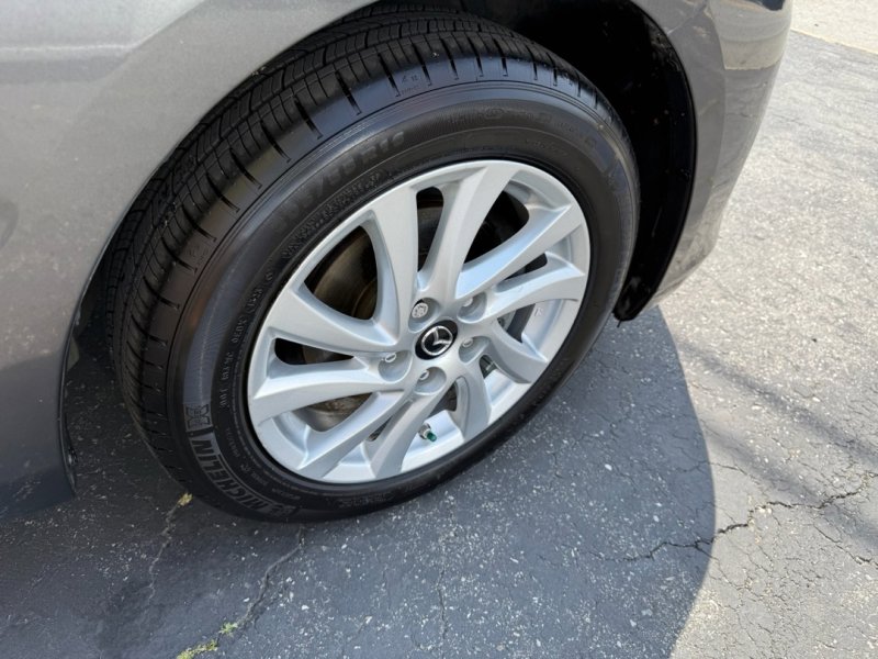 Used 2013 MAZDA MAZDA3 i Touring FWD image 26