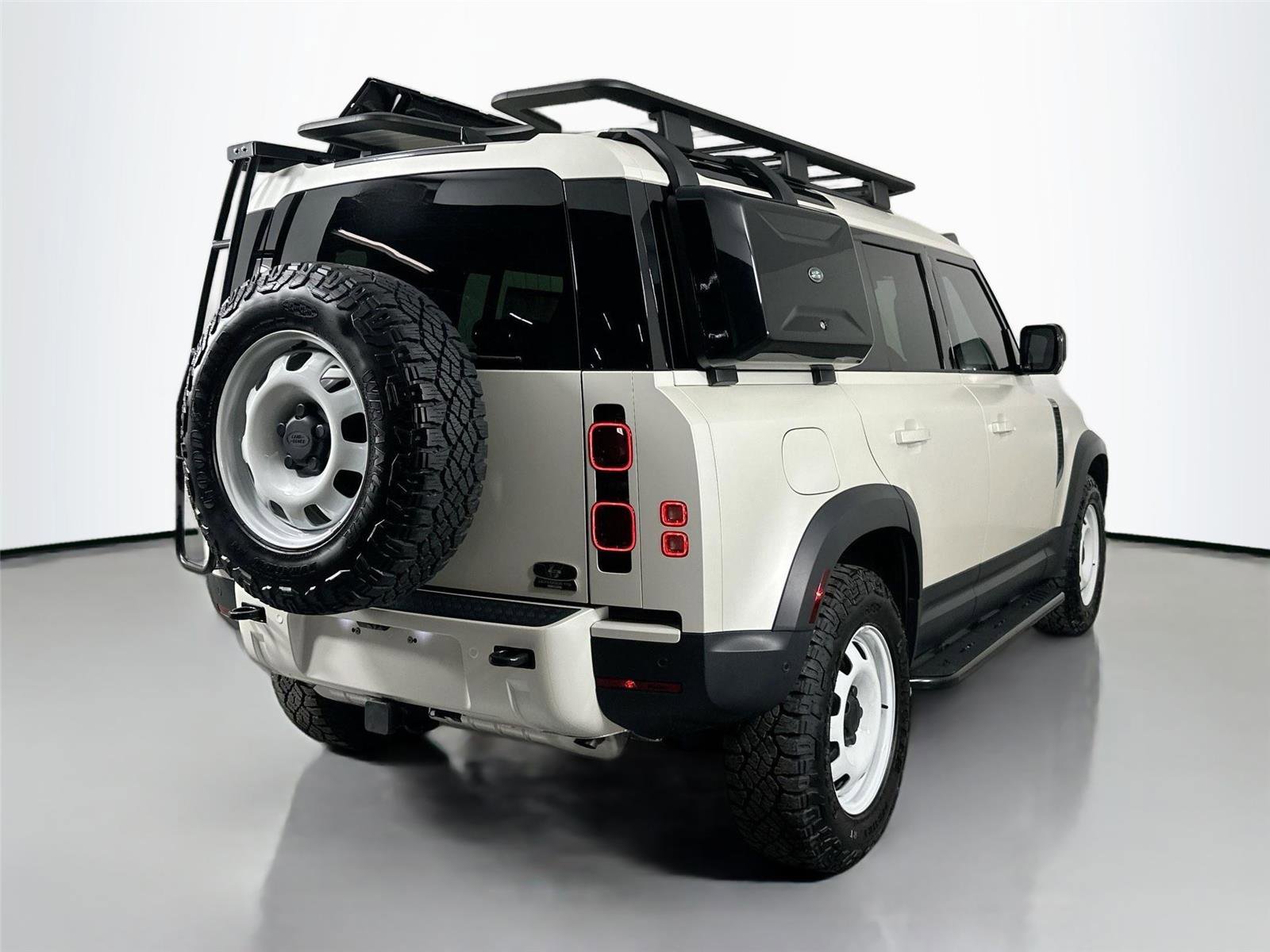 Certified 2024 Land Rover Defender 110 S AWD/4WD image 6