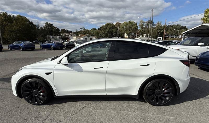 Used 2023 Tesla Model Y Performance AWD/4WD image 2