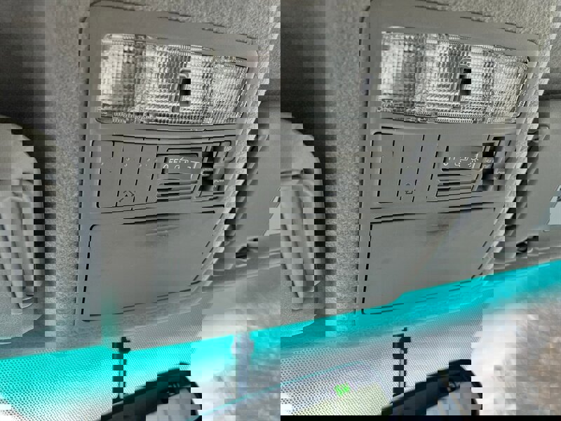 Used 2011 Toyota Highlander SE image 39