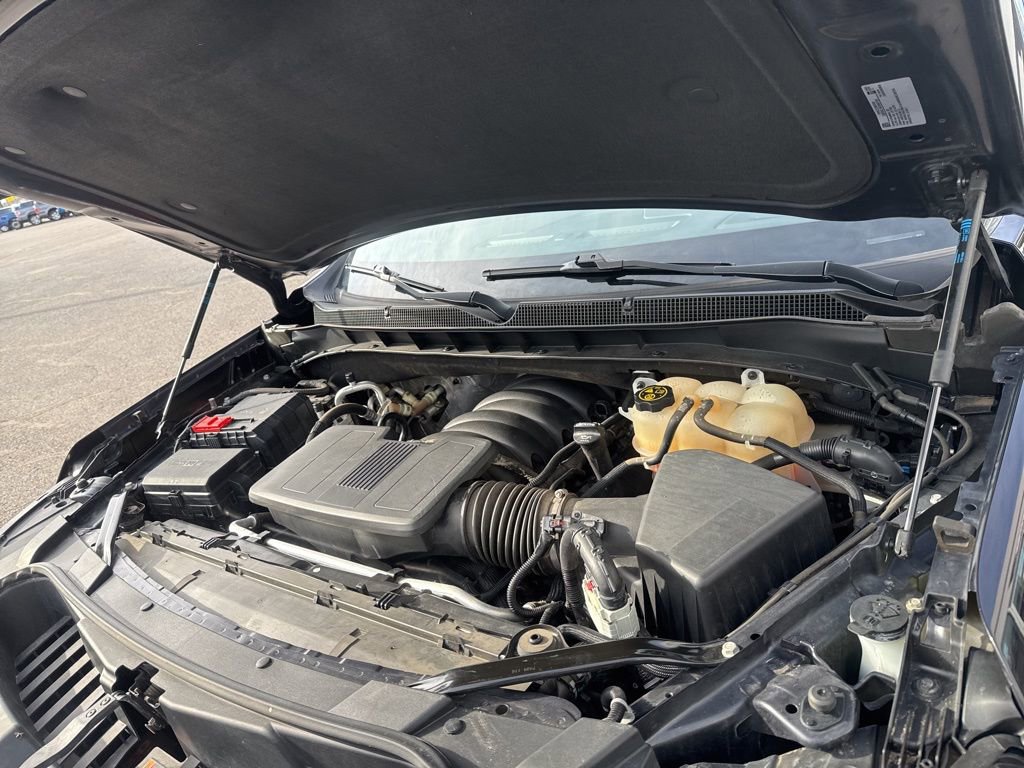 Used 2022 Chevrolet Suburban Z71 w/ Luxury Package image 38