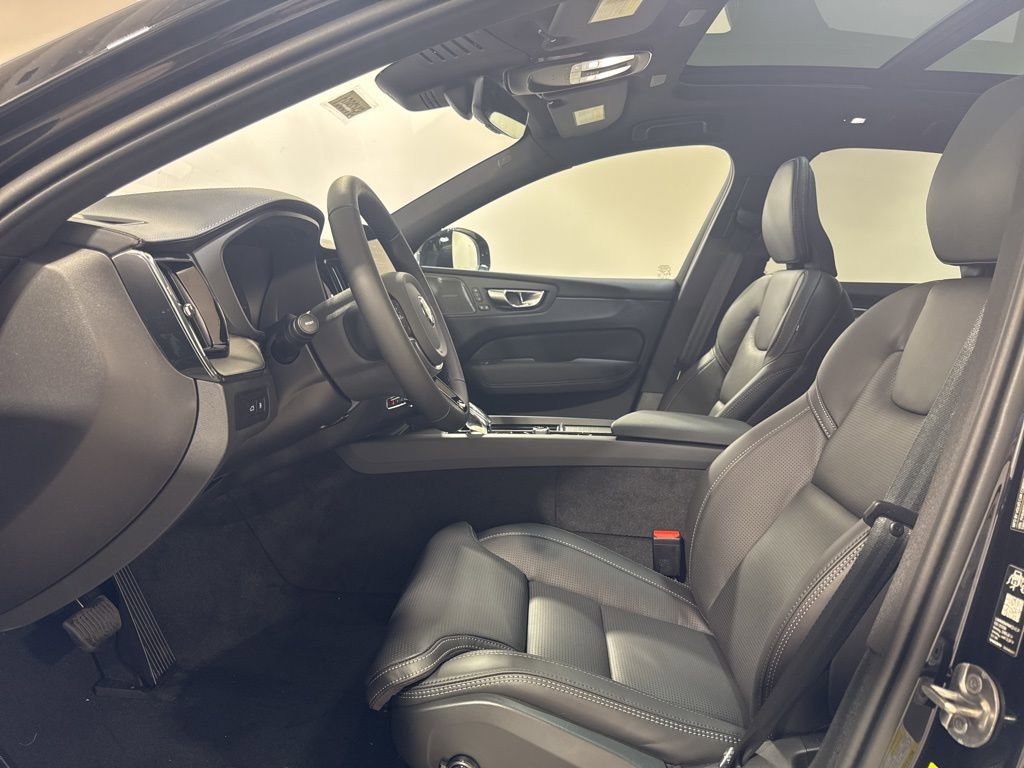 New 2026 Volvo XC60 T8 Ultra w/ Climate Package AWD/4WD image 19