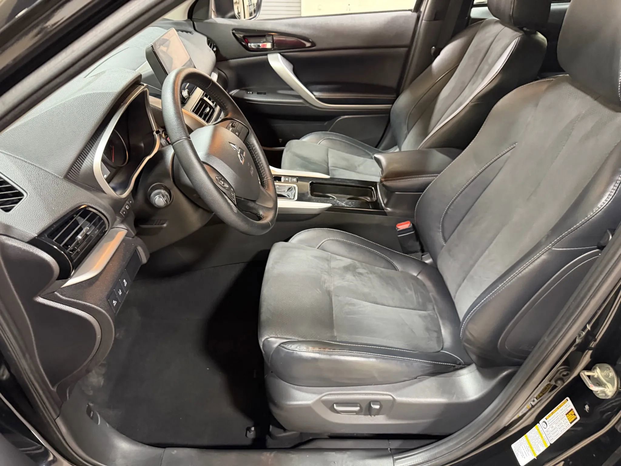 Used 2023 Mitsubishi Eclipse Cross SE image 30