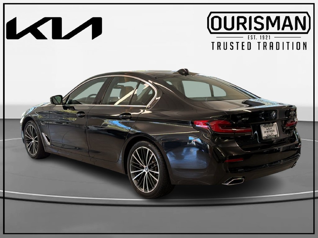Used 2022 BMW 530e xDrive w/ Convenience Package AWD/4WD image 3