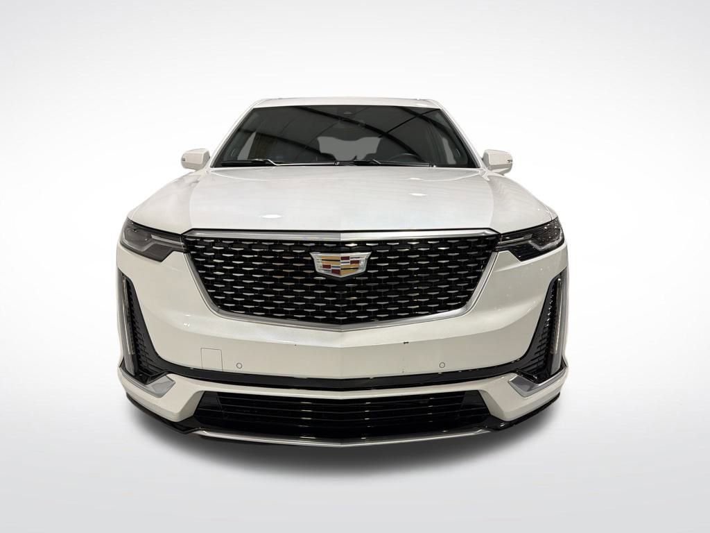 Used 2023 Cadillac XT6 Premium Luxury image 2