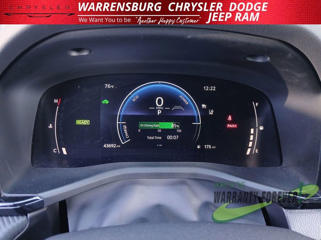 Used 2025 Toyota Camry SE image 15