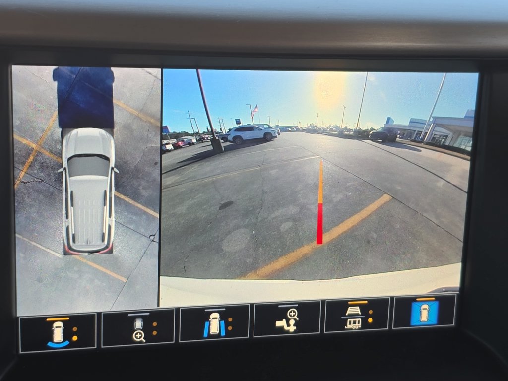 Used 2021 GMC Acadia Denali w/ Denali Technology Package FWD image 30