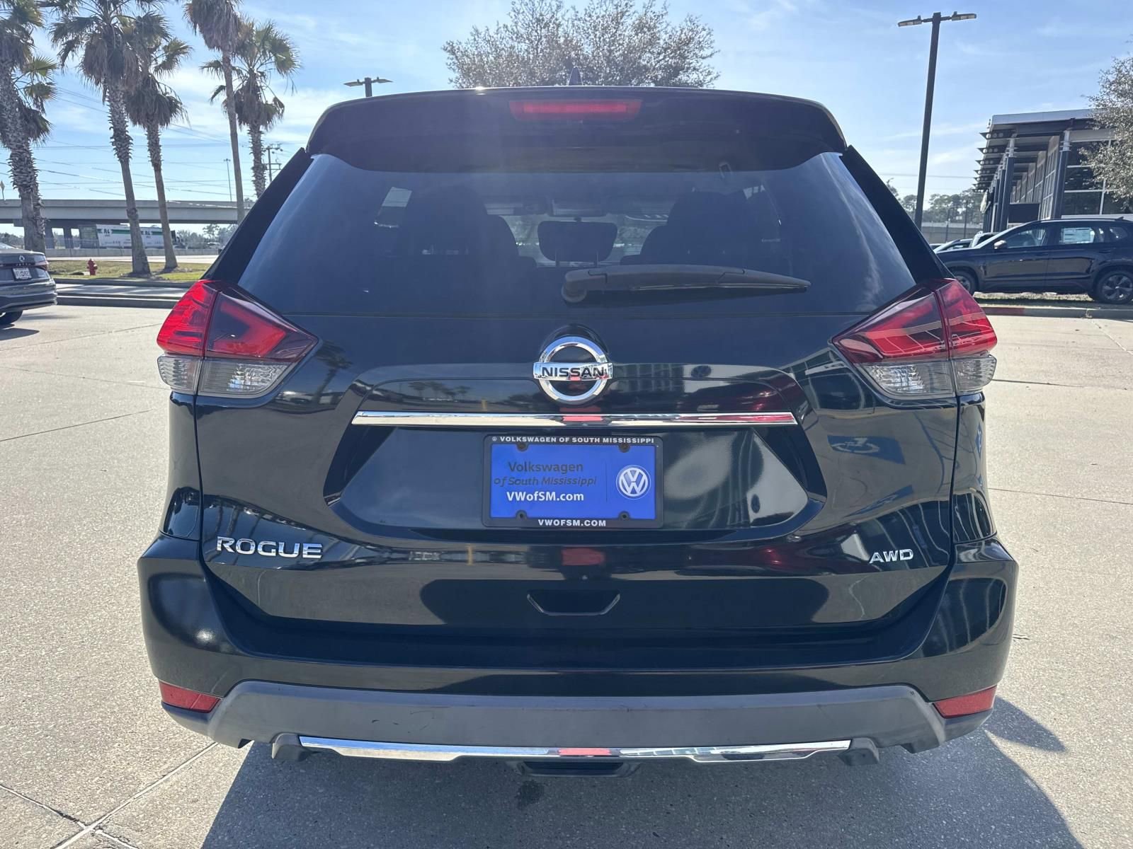 Used 2017 Nissan Rogue S w/ S Appearance Package image 6