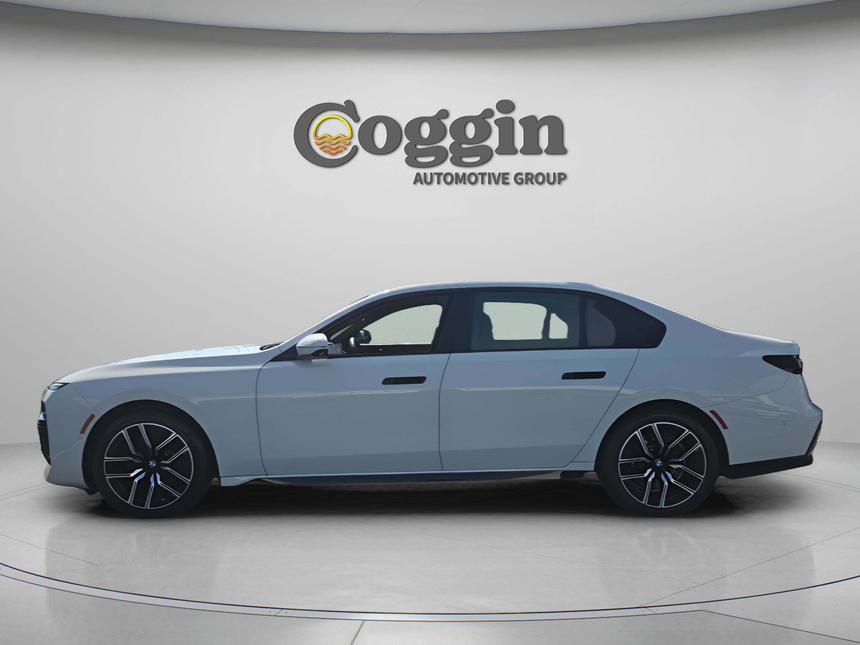 Certified 2023 BMW 740i RWD image 2