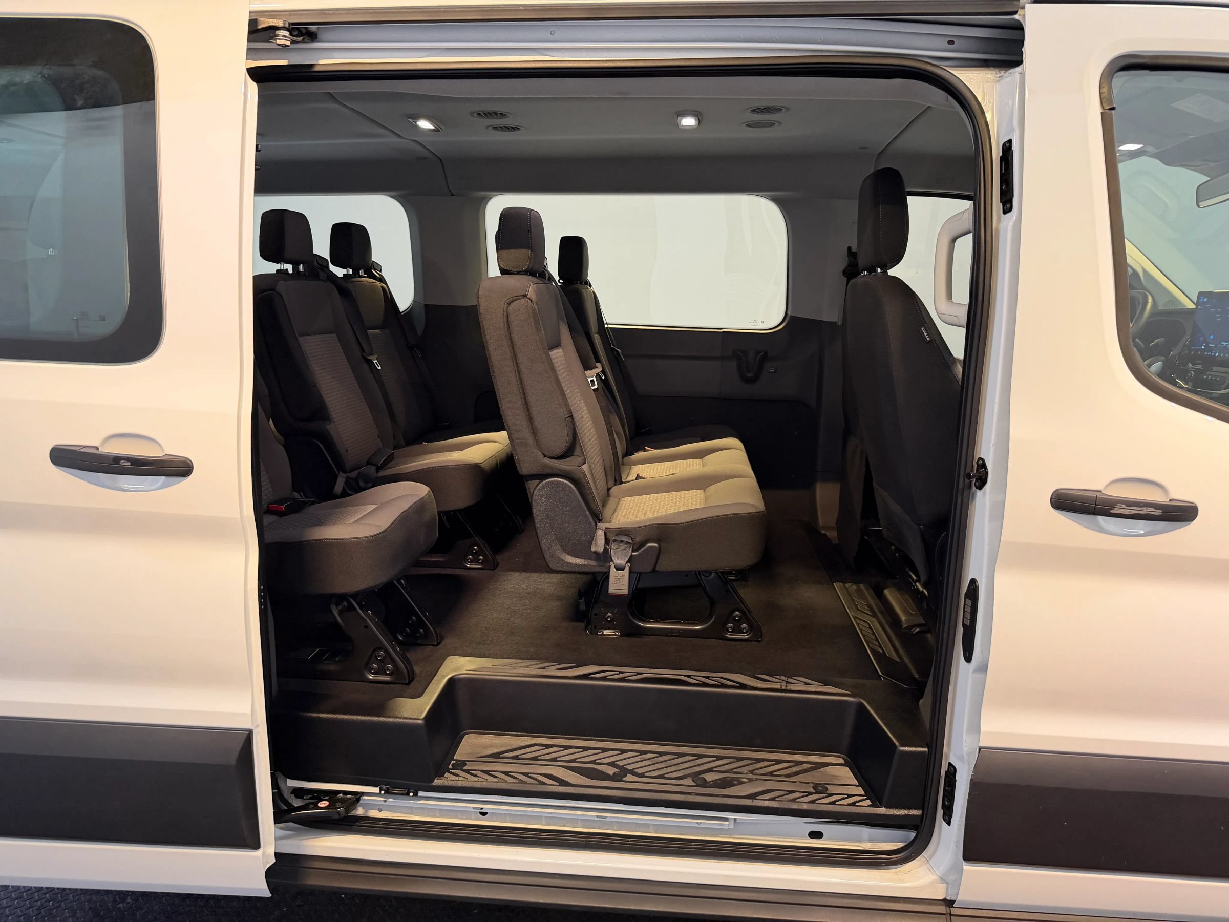 Used 2026 Ford Transit 350 XLT RWD image 28