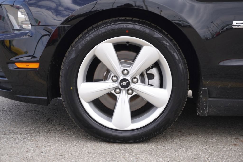 Used 2013 Ford Mustang GT image 10