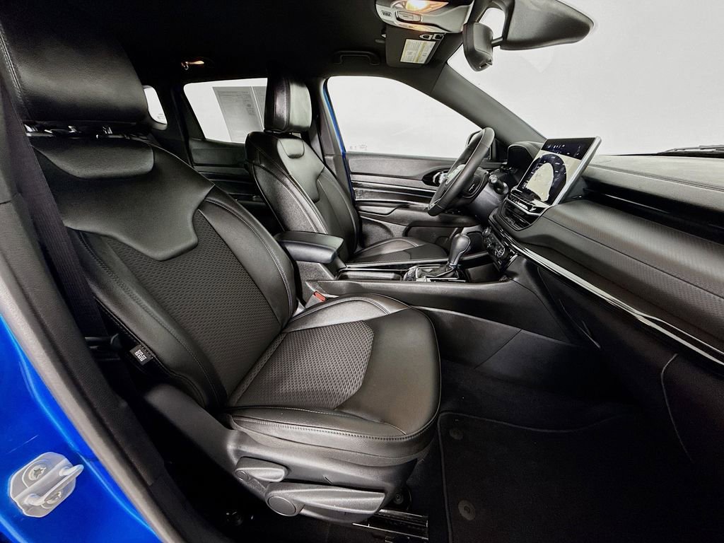 Used 2025 Jeep Compass Latitude w/ Altitude Special Edition image 32