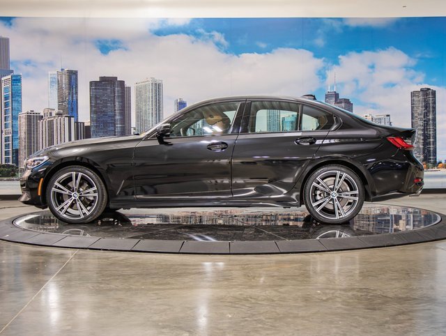 Certified 2022 BMW 330i xDrive Sedan w/ Driving Assistance Package image 6