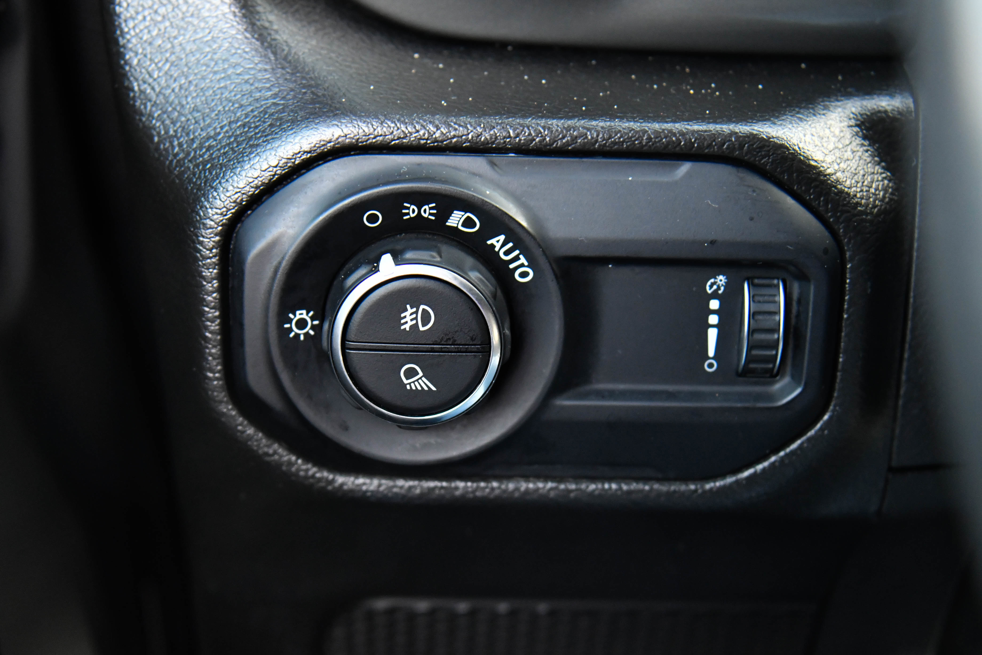 Used 2023 Jeep Gladiator Overland image 33