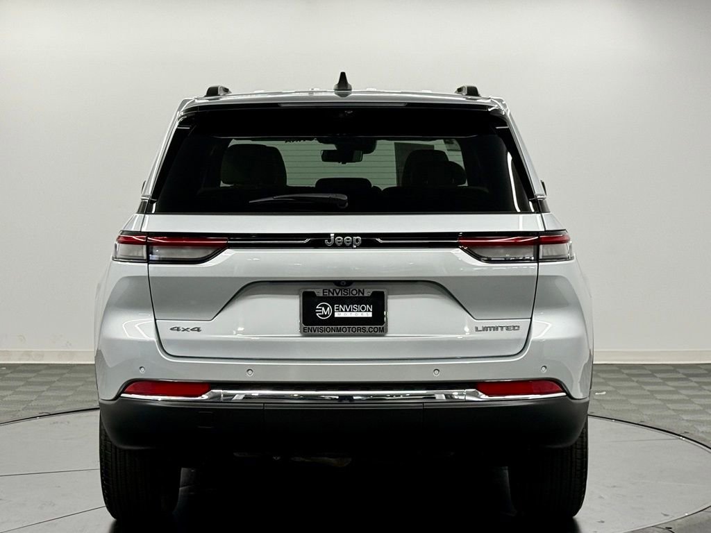 Used 2023 Jeep Grand Cherokee Limited w/ Luxury Tech Group II image 9